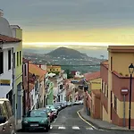 Quaint Artist In Marvelous Nature - Alegrias 拉奥罗塔瓦