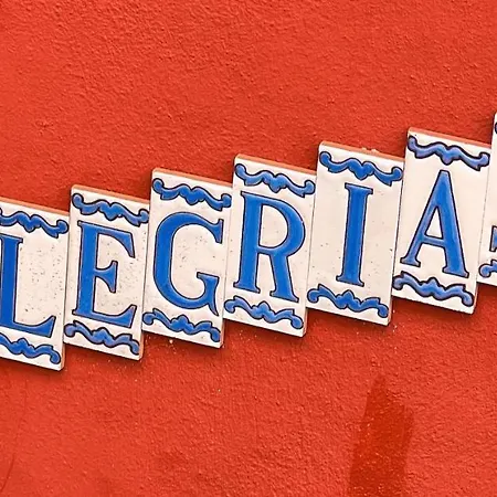 Quaint Artist In Marvelous Nature - Alegrias Ferienhaus