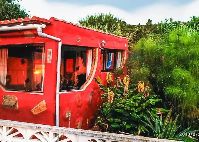 Hébergement de vacances Quaint Artist In Marvelous Nature - Alegrias