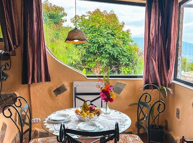 Hébergement de vacances Quaint Artist In Marvelous Nature - Alegrias *