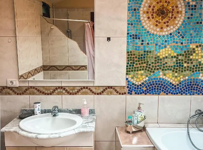 Quaint Artist In Marvelous Nature - Alegrias *